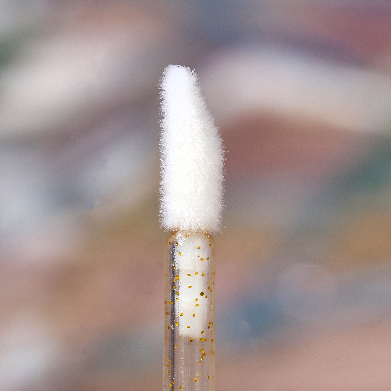 Lip applicator black