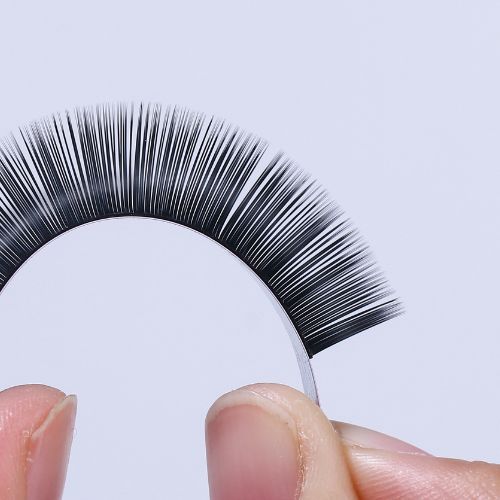 Different lash tip